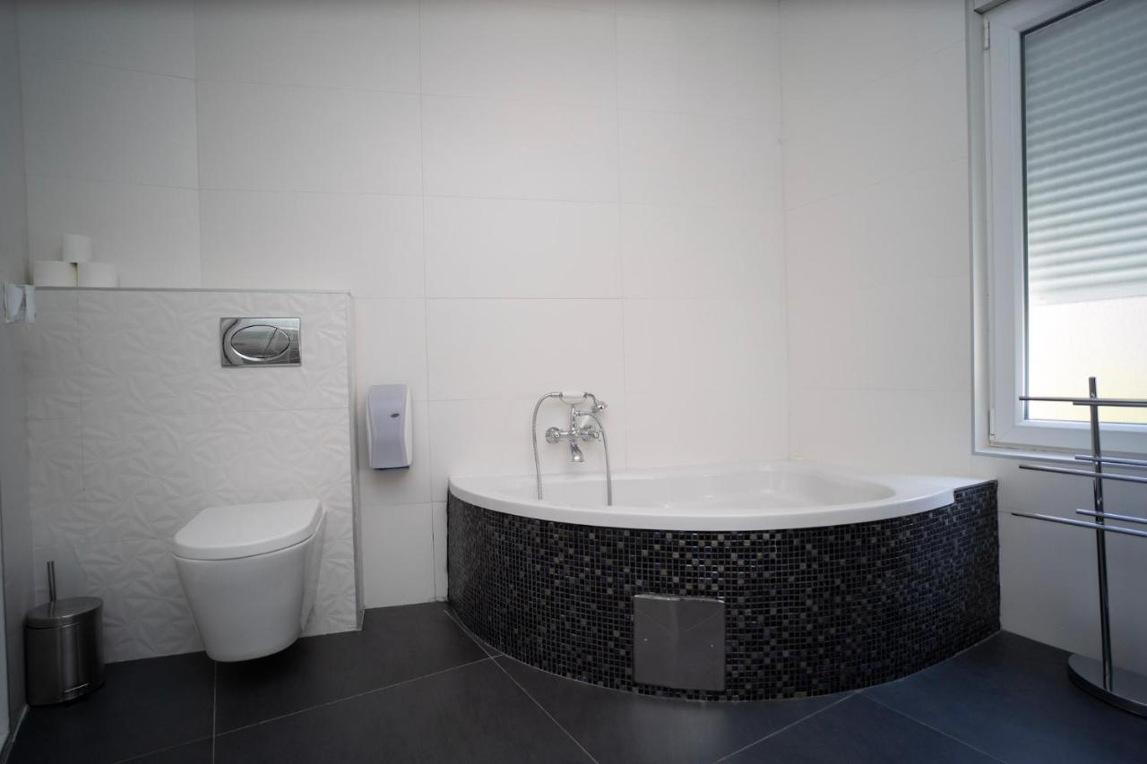 Urban Suites & Apartments 莫斯塔尔 外观 照片